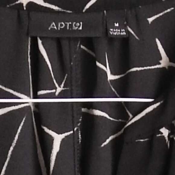 Apt. 9 Flowy Business Top, Black & White Geometric - Size Medium - Picture 6 of 6